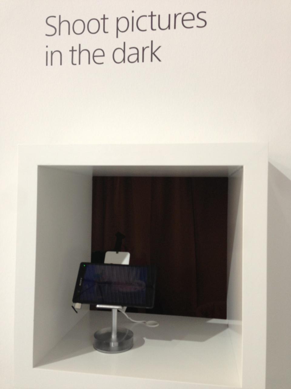 Résultat époustouflant de l'appareil photo du Xperia dans le noir. Pratiquement aucun bruit Résultat époustouflant de l'appareil photo du Xperia dans le noir. Pratiquement aucun bruit