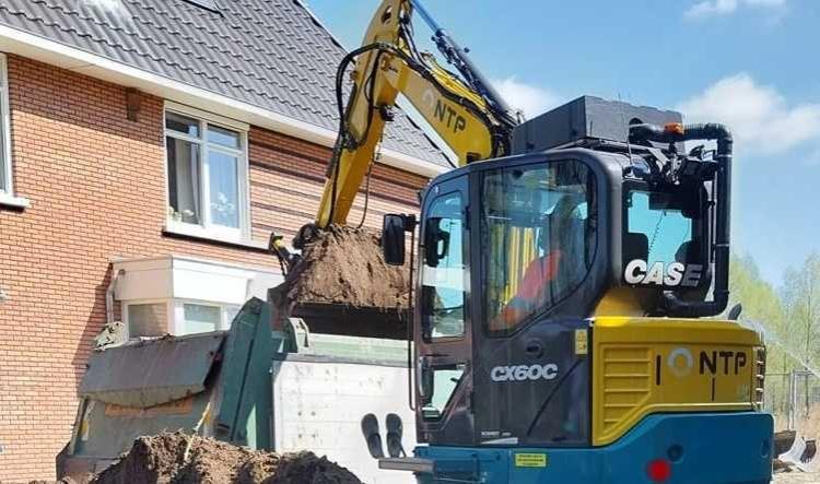 Gebruik midikraan bij saneringswerkzaamheden