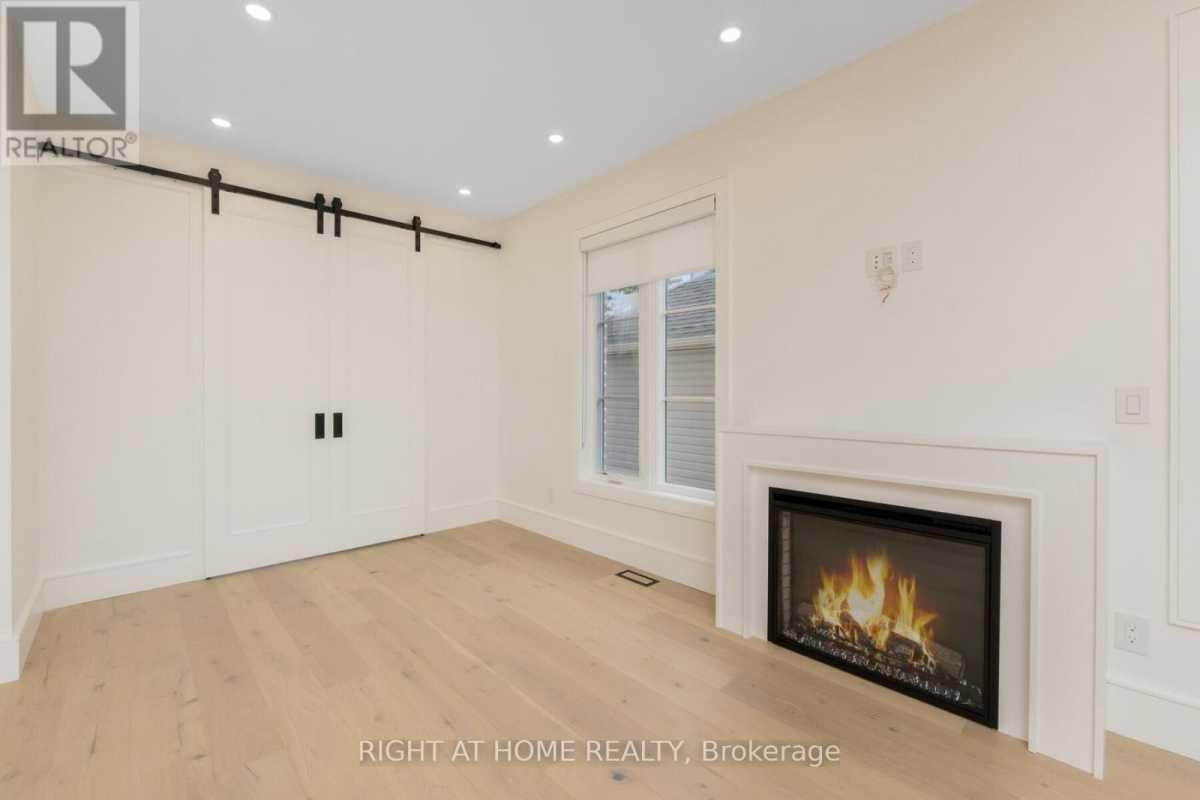 36 LITTLE BOULEVARD, Toronto $3,200