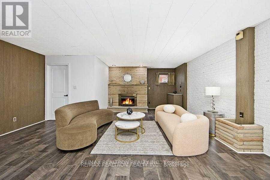 50 ABERDEEN STREET, Oshawa $699,000
