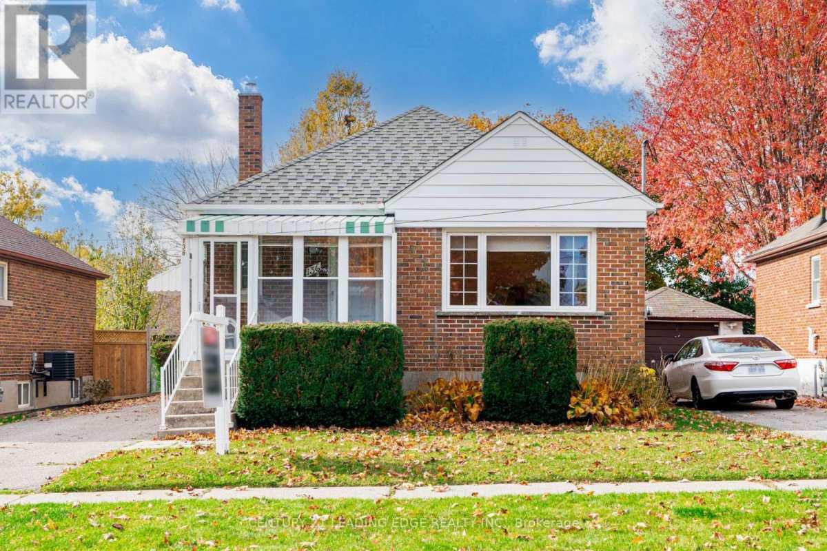 136 LASALLE AVENUE, Oshawa $639,000 136 LASALLE AVENUE, Oshawa $639,000