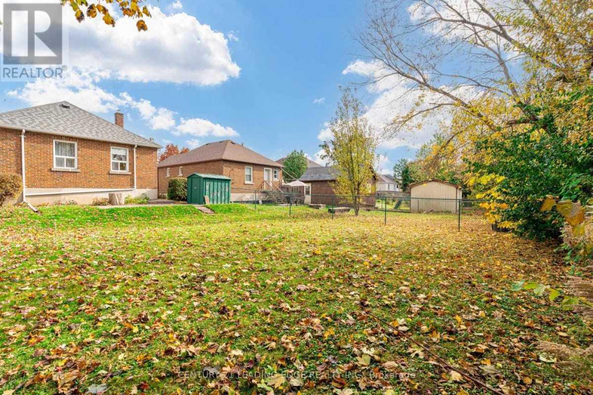 136 LASALLE AVENUE, Oshawa $639,000