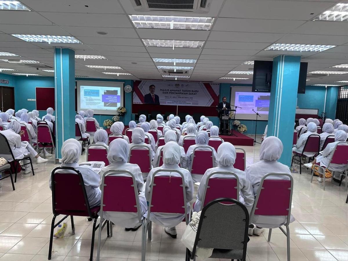 Jururawat Patuh Syariah Jururawat Patuh Syariah