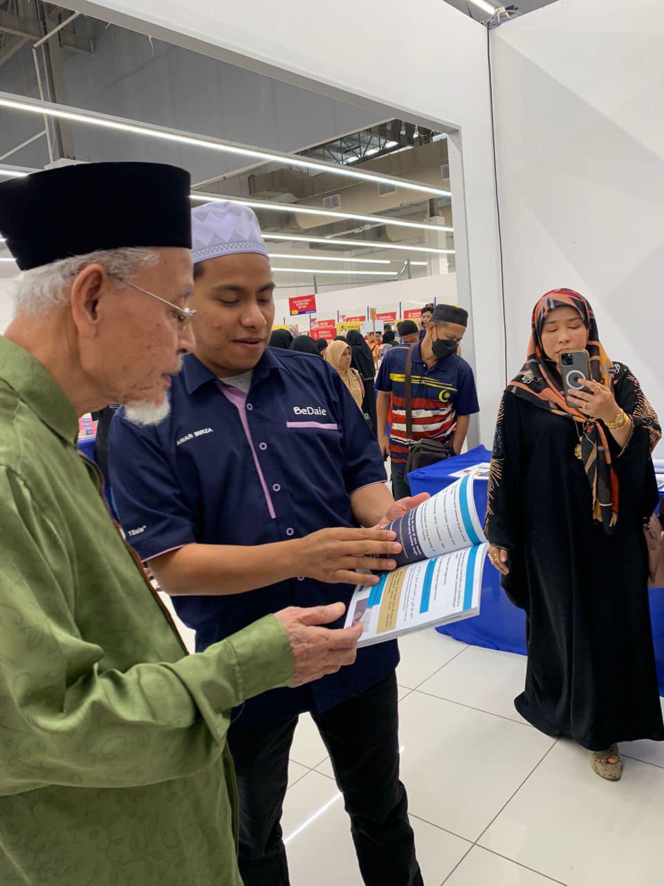 Perasmian Buku Bedaie di Pesta Buku Kelantan Perasmian Buku Bedaie di Pesta Buku Kelantan