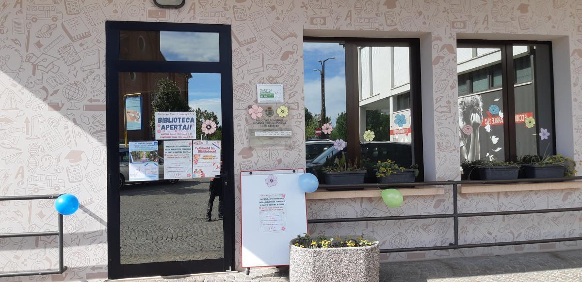 Biblioteca Comunale - Municipal Library