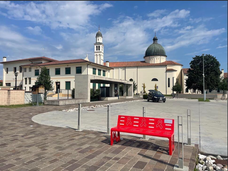 Panchina Rossa - Red Bench