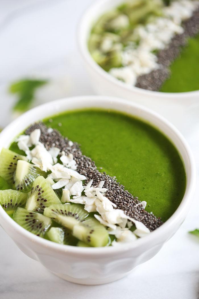 Tropical Green Smoothie Bowl Tropical Green Smoothie Bowl