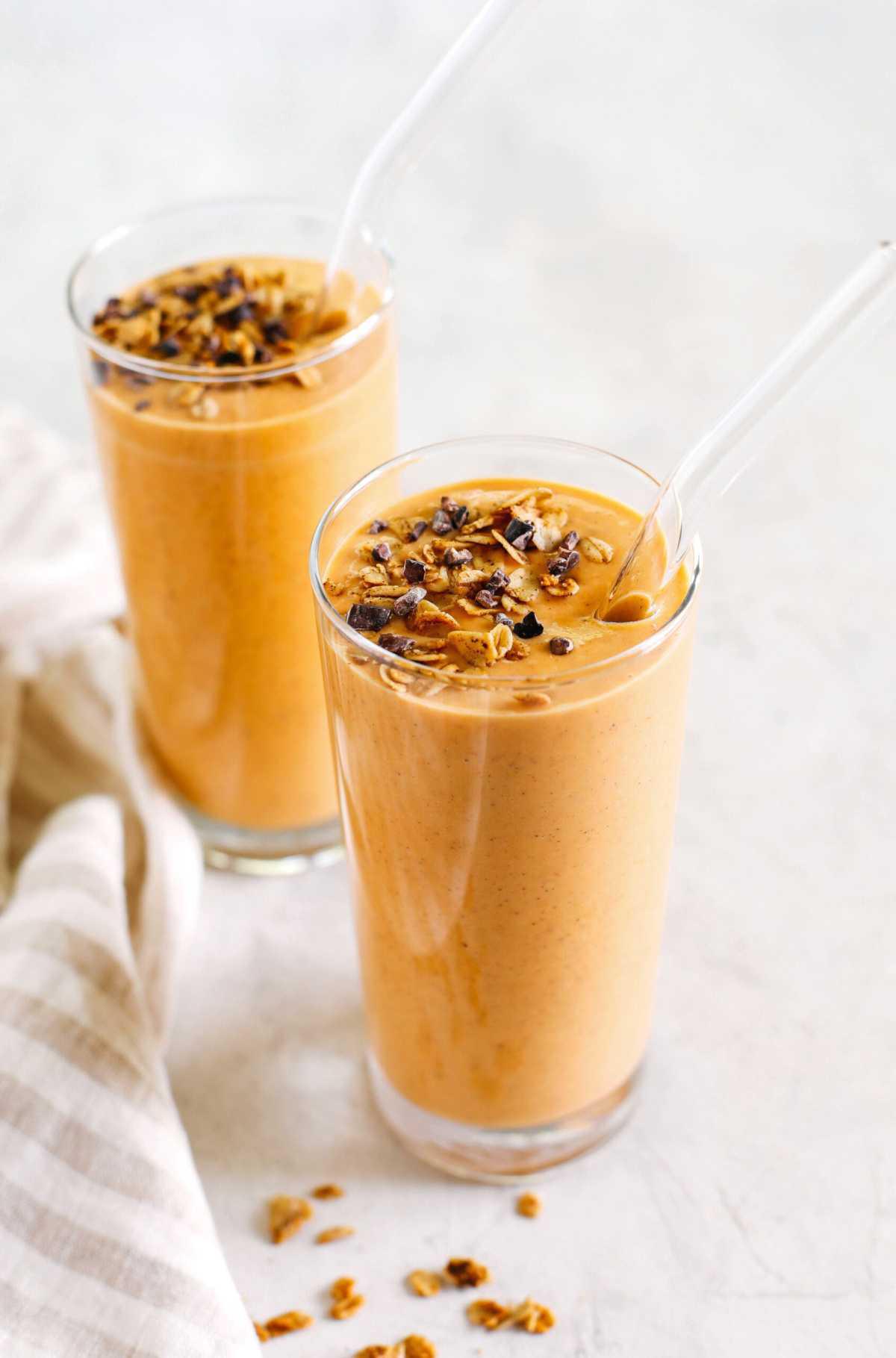 Healthy Pumpkin Spice Smoothie Healthy Pumpkin Spice Smoothie