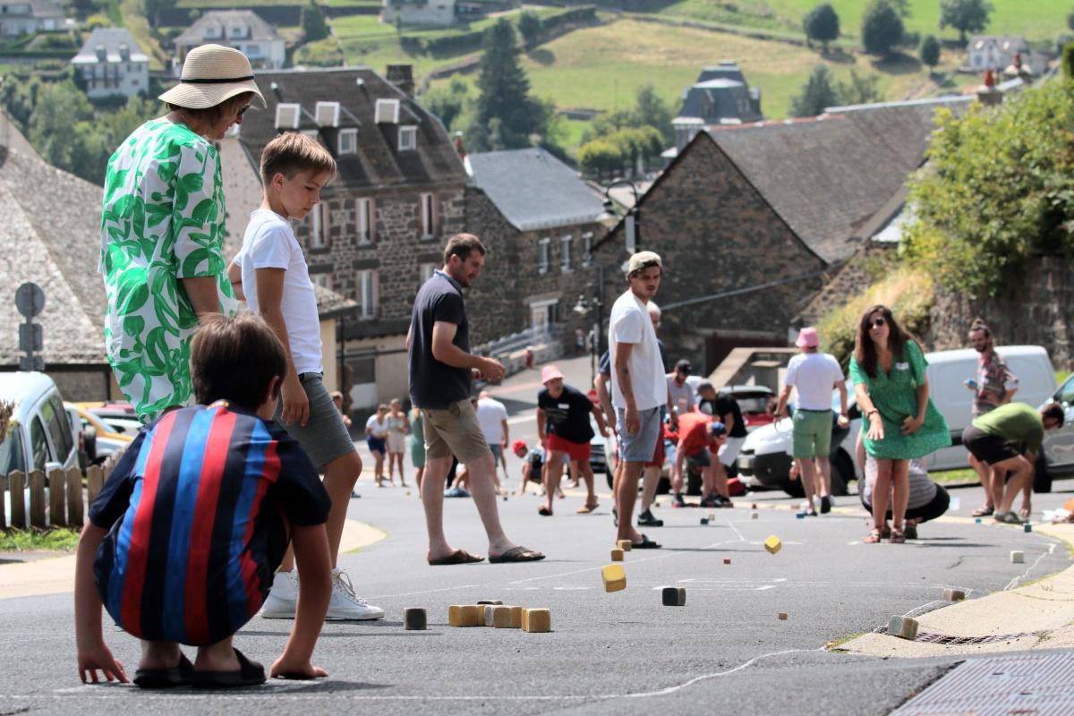 Championnat Régionaux Pétanque : ACTE 2 à Pierrefort (15) Championnat Régionaux Pétanque : ACTE 2 à Pierrefort (15)