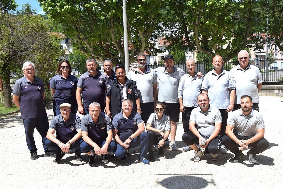 RIVE-DE-GIER (42) : une place forte de la pétanque 