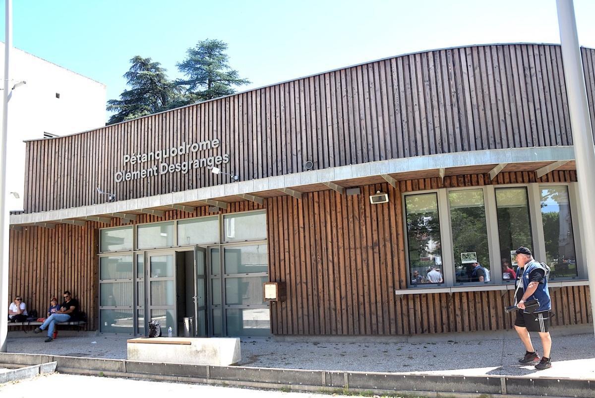 RIVE-DE-GIER (42) : une place forte de la pétanque 