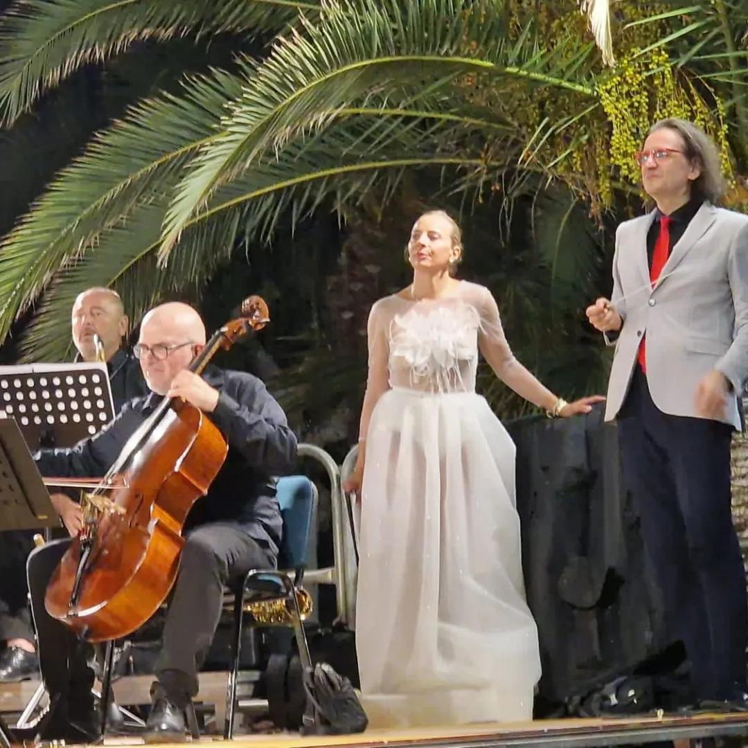 Roberto Molinelli & Fancy Menei - Eventi Tortoreto