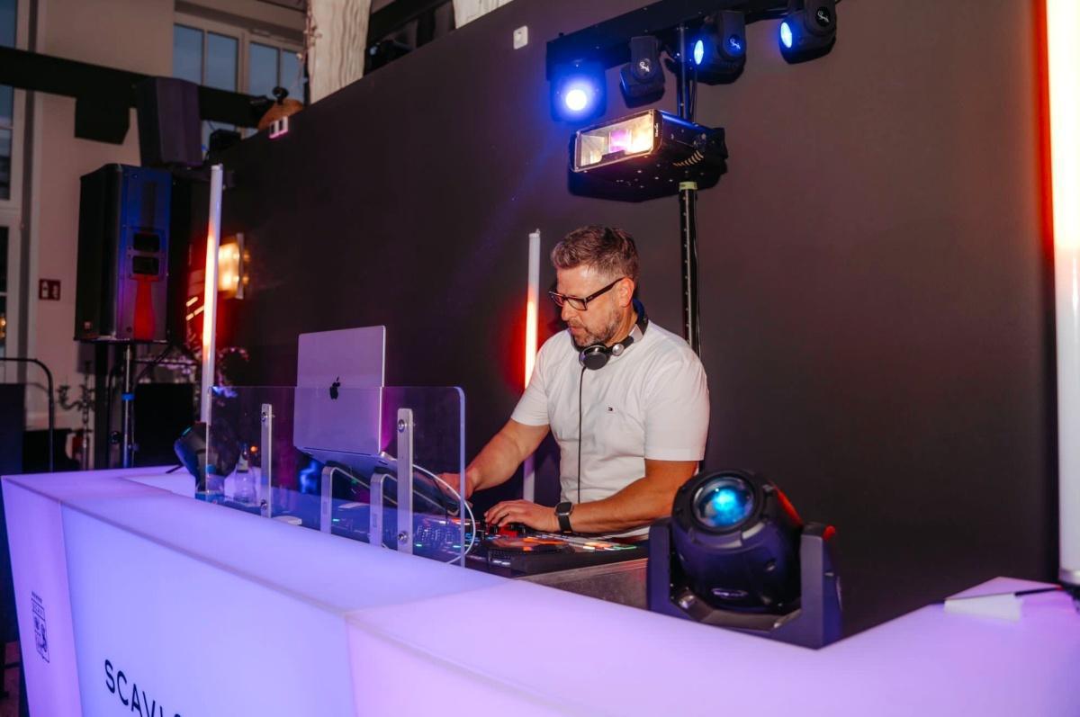 DJ für Betriebsfeiern in Hamburg