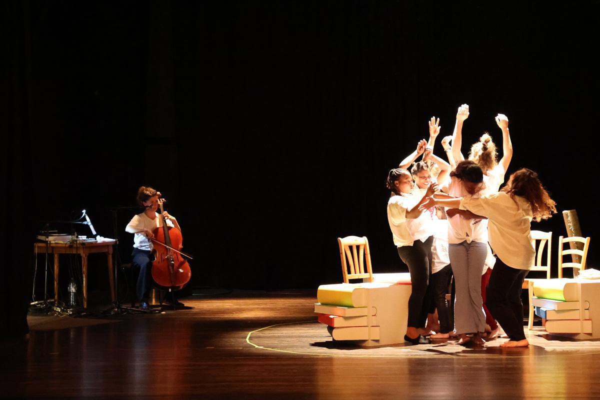 Blue Hour Schnupper-Atelier ARTOMOV Blue Hour Schnupper-Atelier ARTOMOV