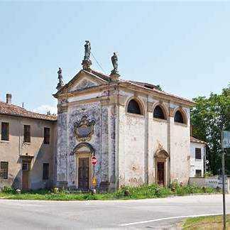 Chiesetta di Ca' Arnaldi - Small Church of Ca' Arnaldi Chiesetta di Ca' Arnaldi - Small Church of Ca' Arnaldi