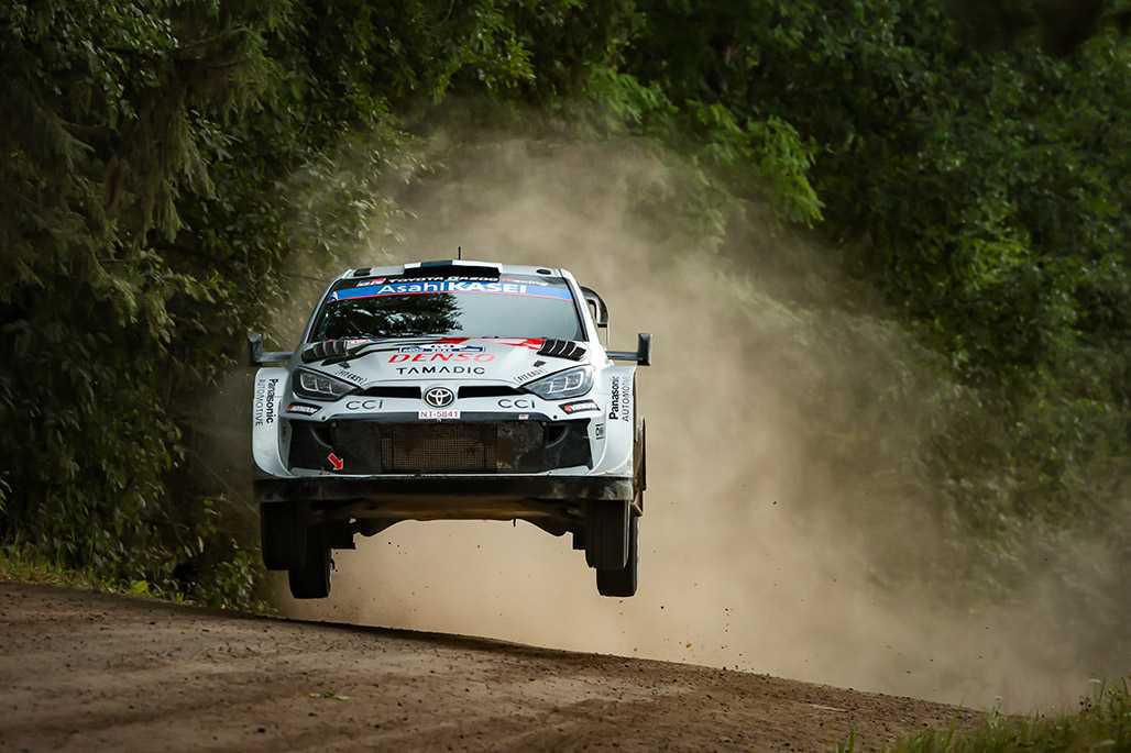 Rovanperä domina el Rally de Finlandia con tres scratch en la segunda etapa