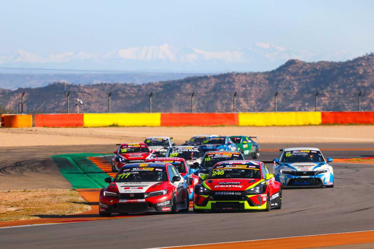 TCR Spain 2025: Media temporada de alto voltaje con duelos épicos y talento internacional