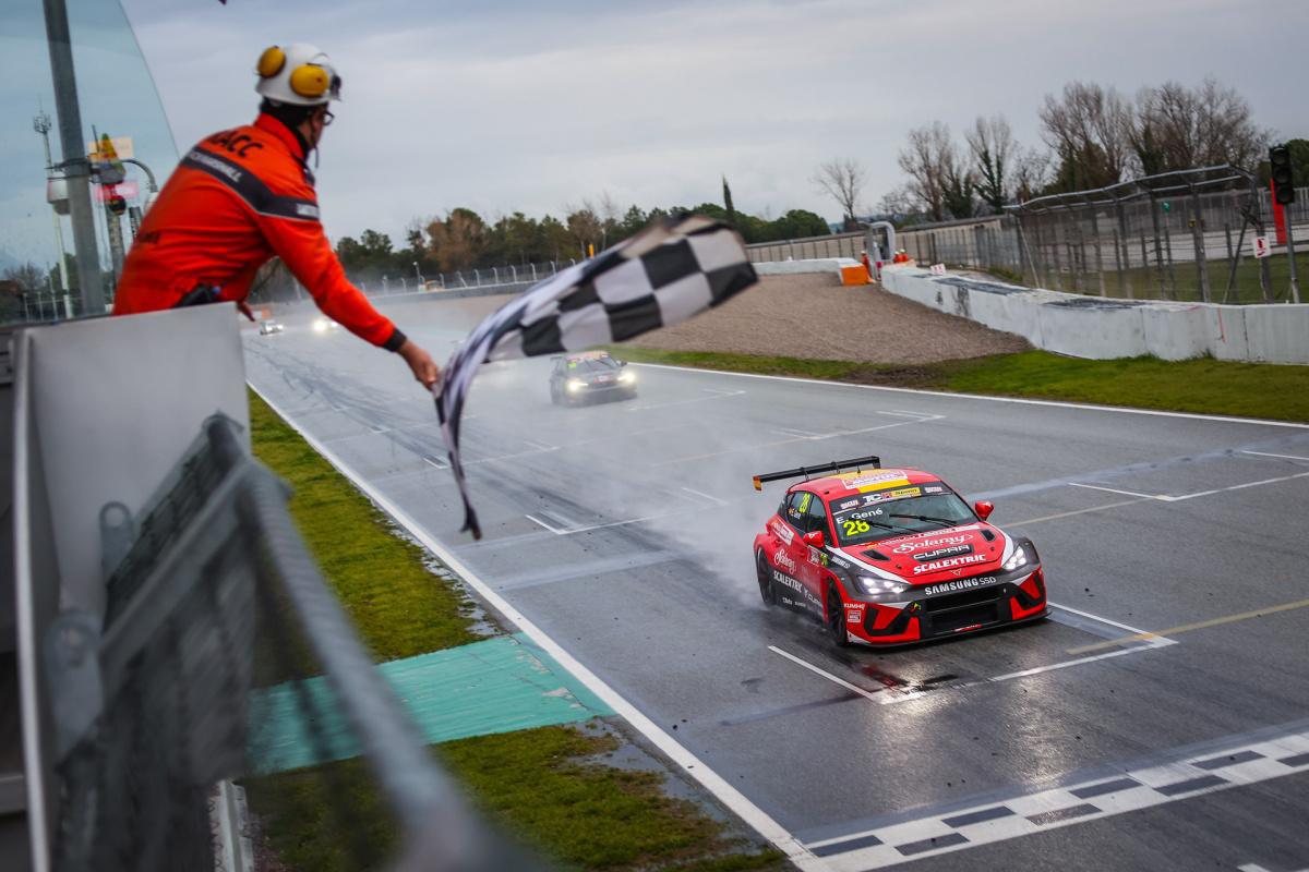 TCR Spain arranca con victorias de Halder y Gené en Barcelona