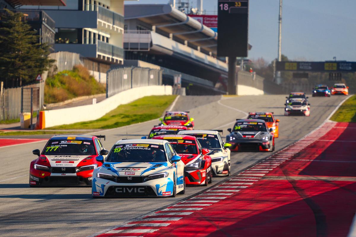 TCR Spain 2025 arranca en Barcelona con récord de participación internacional