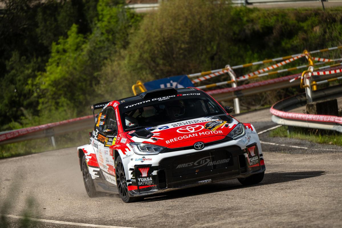 Cachón y Rozada lideran el Rallye Sierra Morena tras una intensa jornada