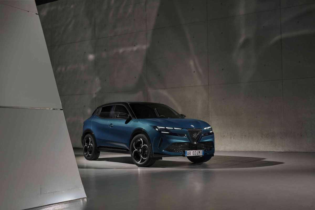 Alfa Romeo electrifica su ADN deportivo con el Junior Veloce y Tonale PHEV html