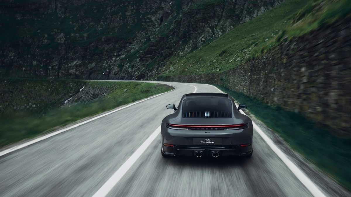 Porsche lanza edición limitada del 911 Carrera 4 GTS homenaje a la Transfagarasan