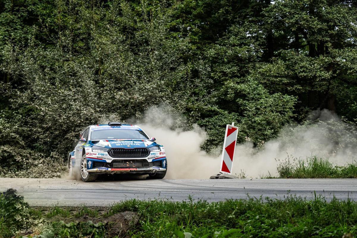 Jan Kopecky gana el Rally Barum Zlín y suma su 12ª victoria en casa Jan Kopecky gana el Rally Barum Zlín y suma su 12ª victoria en casa
