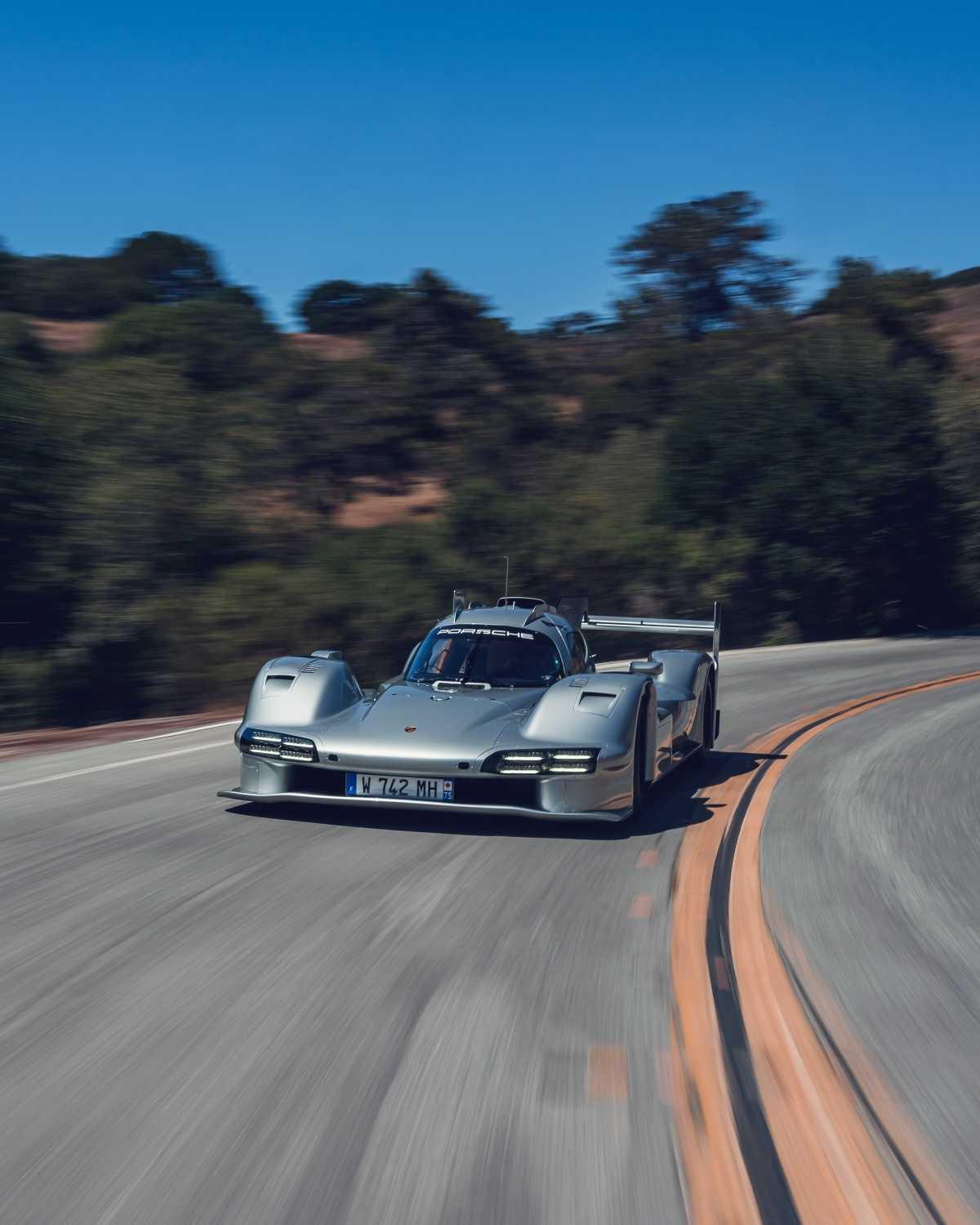 Roger Penske estrena su Porsche 963 RSP único en el circuito de Laguna Seca