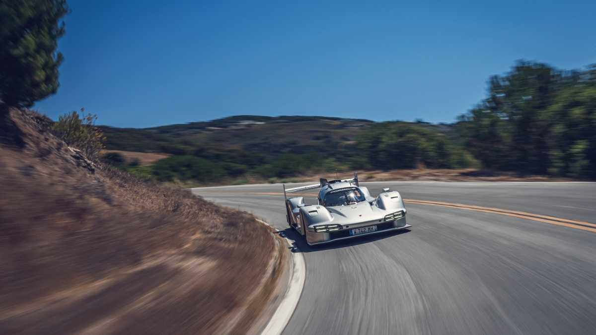Roger Penske estrena su Porsche 963 RSP único en el circuito de Laguna Seca