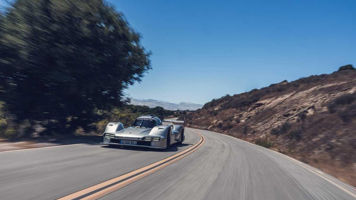 Roger Penske estrena su Porsche 963 RSP único en el circuito de Laguna Seca Roger Penske estrena su Porsche 963 RSP único en el circuito de Laguna Seca