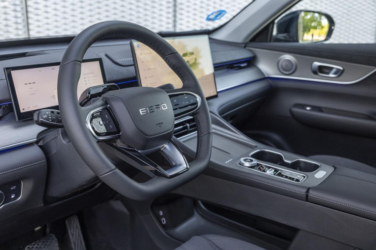 EBRO s800 PHEV: 90 km eléctricos y 7 plazas desde 32.050€ EBRO s800 PHEV: 90 km eléctricos y 7 plazas desde 32.050€