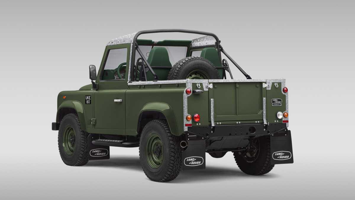 Land Rover rinde homenaje a Churchill con un Defender V8 exclusivo