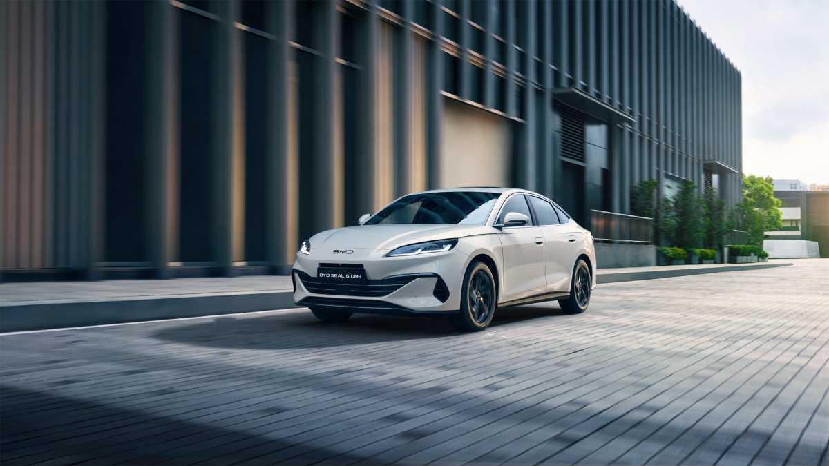 Hasta 1.505 km de autonomía: BYD SEAL 6 DM-i llega a Europa Hasta 1.505 km de autonomía: BYD SEAL 6 DM-i llega a Europa