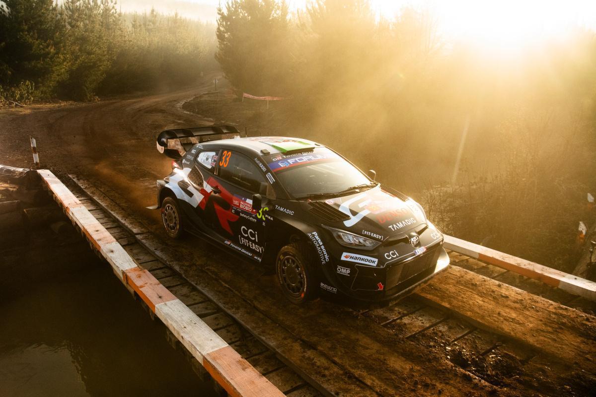 Elfyn Evans lidera el Rally de Chile por medio segundo sobre Tänak