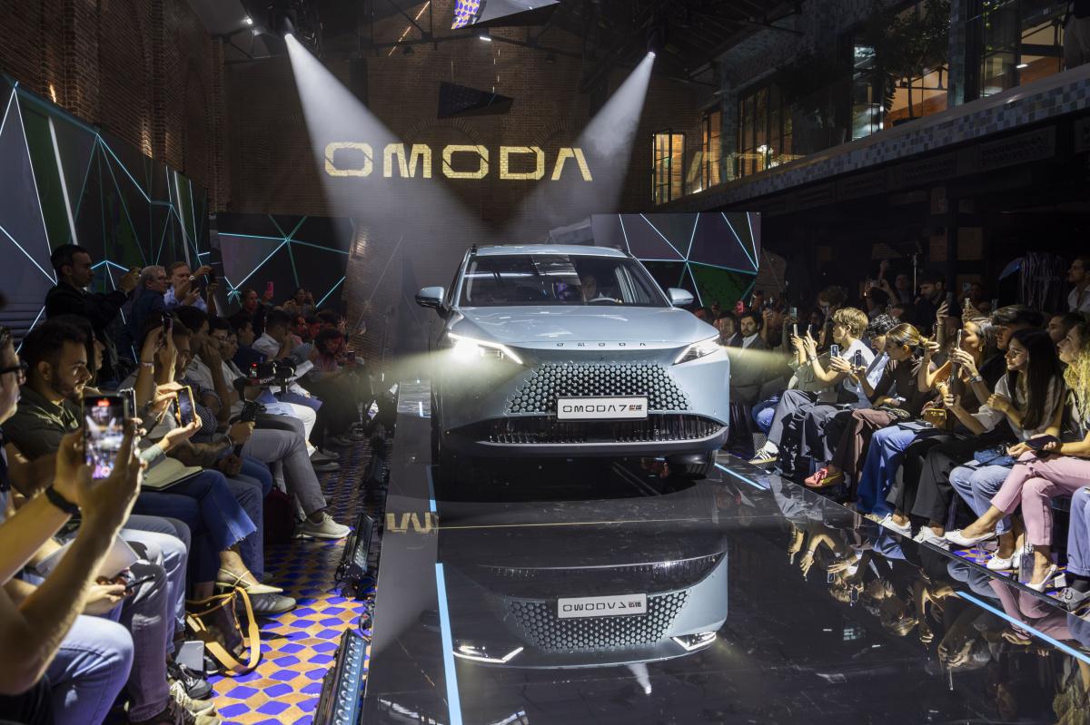OMODA 7 SHS: el SUV híbrido enchufable con 90 km eléctricos y 1.200 km totales
