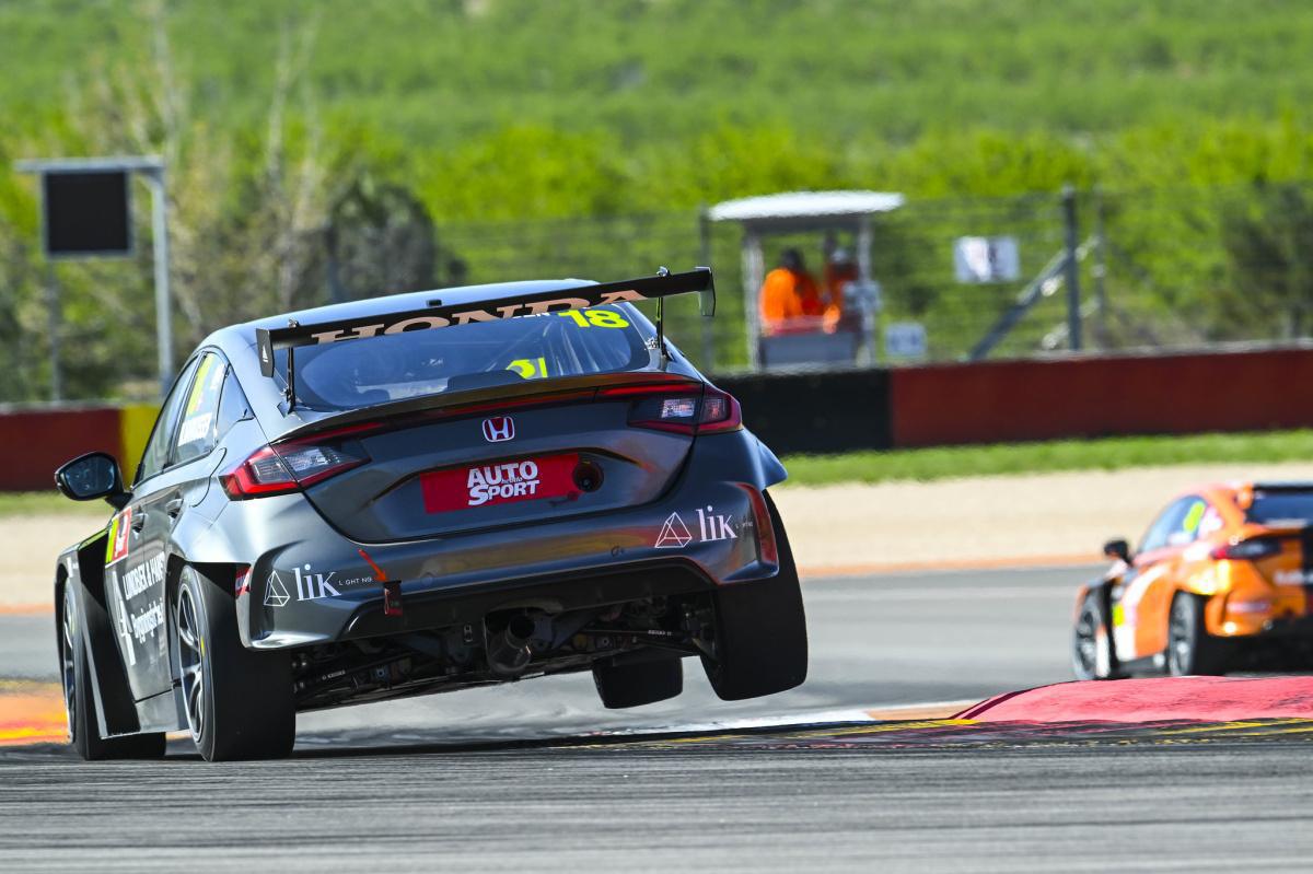 Halder marca el ritmo y Markussen alcanza su primer triunfo en TCR