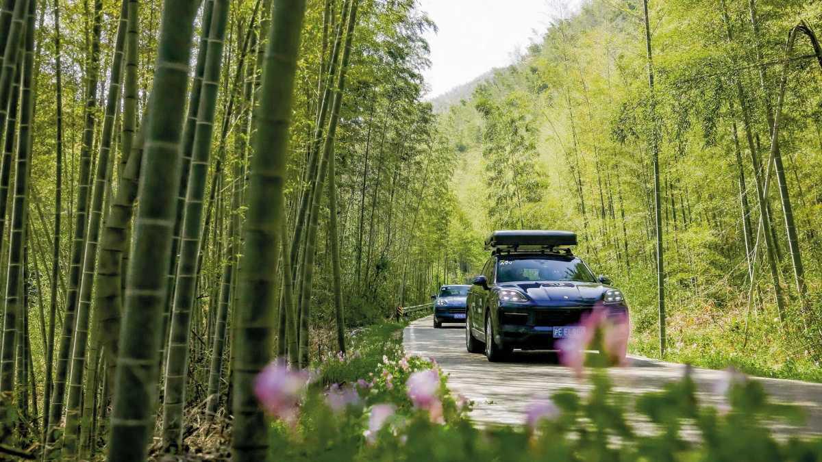 La épica ruta de 44 días de Porsche por el paralelo 30 en China