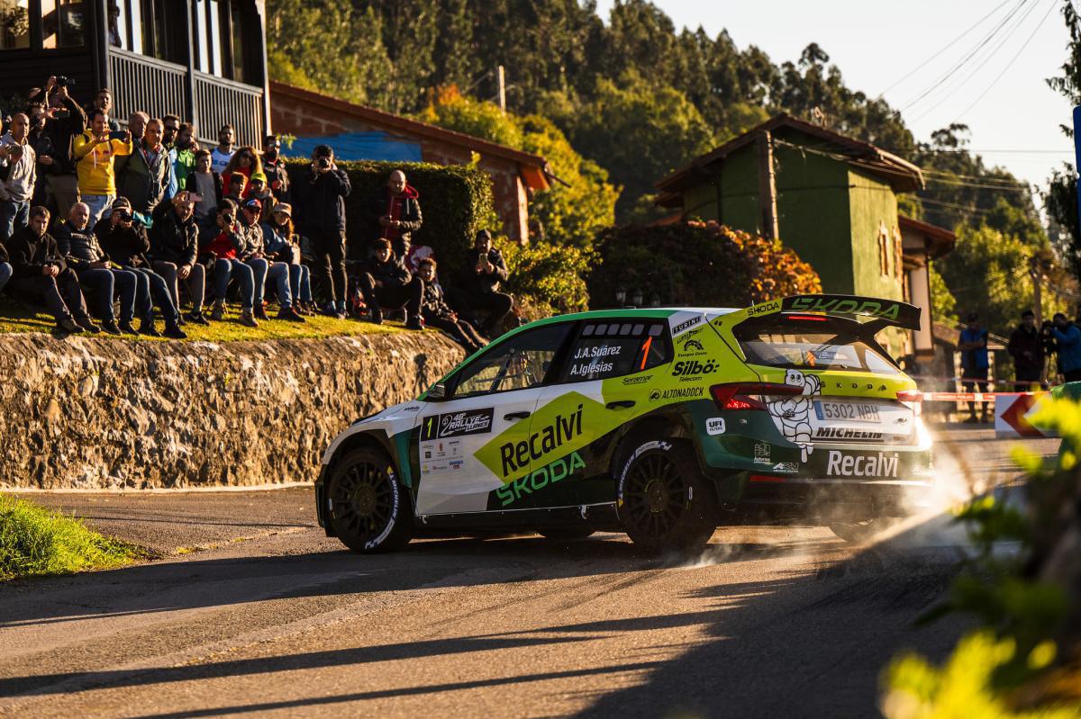José Antonio Suárez gana los cinco tramos del Rallye Villa de Llanes 