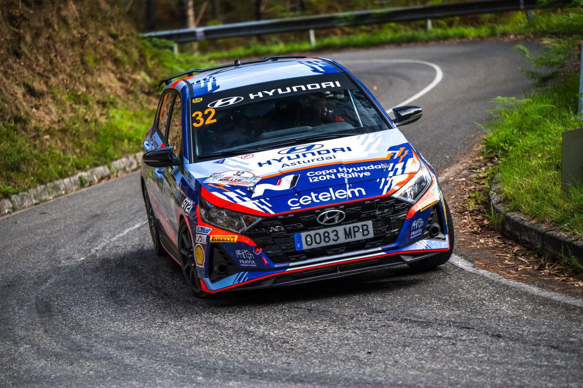 Adrián Blanco conquista su primera victoria en la Copa Hyundai i20N Adrián Blanco conquista su primera victoria en la Copa Hyundai i20N