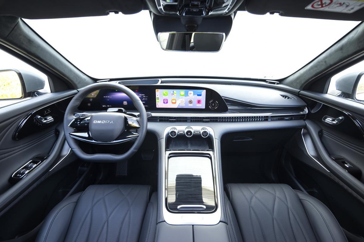 OMODA 9 SHS: 537 CV, 4,9 s 0-100 km/h y más de 1.100 km de autonomía