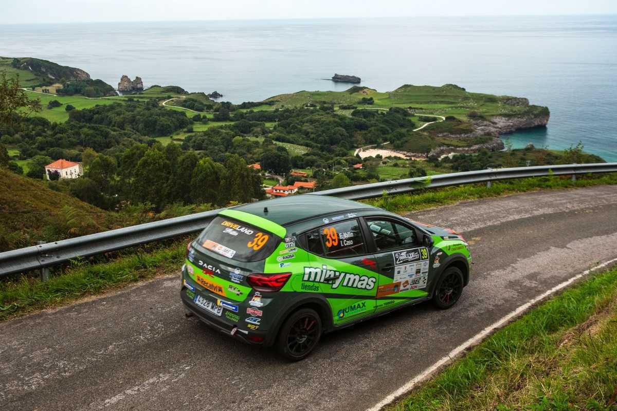 Esteban Vallín domina la Sandero Eco Cup en el Rallye Llanes
