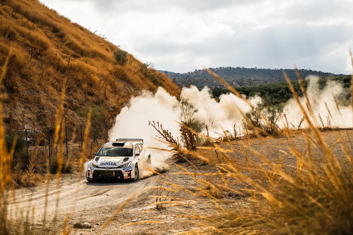 Roope Korhonen gana el XI Rallye Ciudad de Granada del CERT Roope Korhonen gana el XI Rallye Ciudad de Granada del CERT