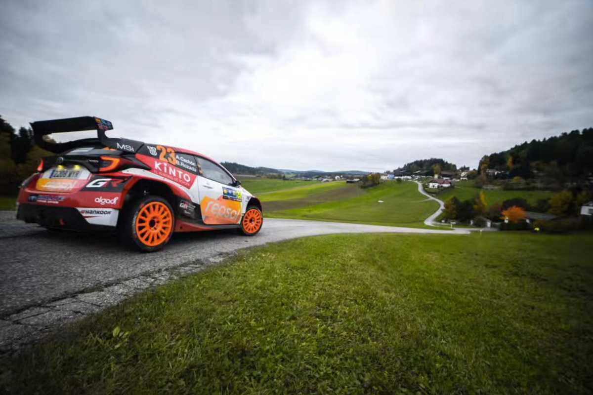 Cachón sigue líder en el WRC2 pese a sufrir un problema en una rueda