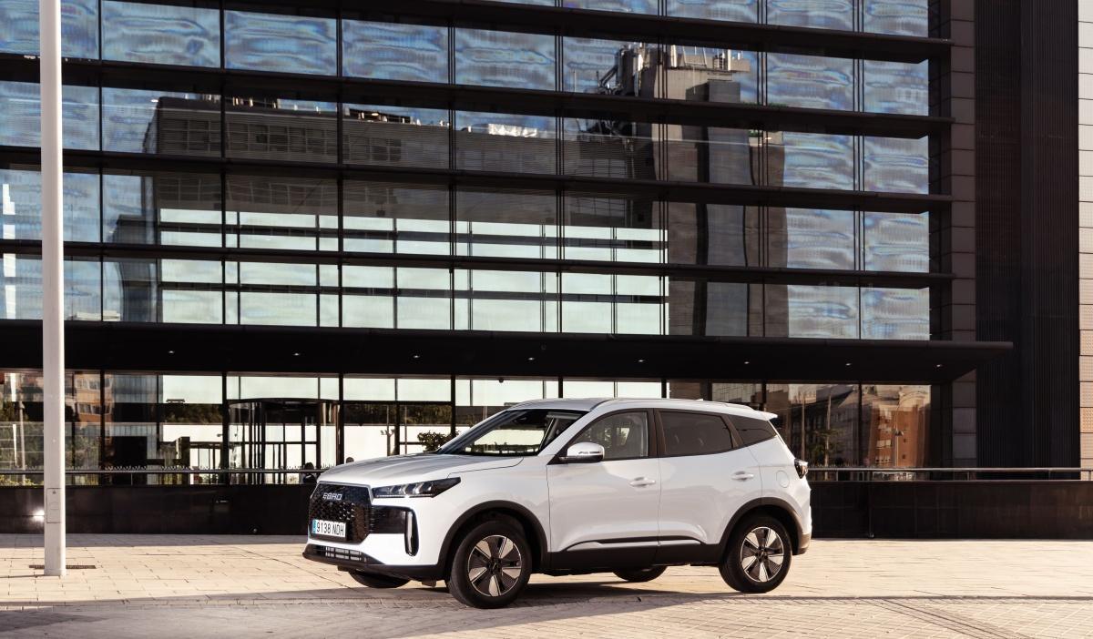 EBRO lanza el s400 HEV Premium: SUV híbrido español por solo 19.990€ EBRO lanza el s400 HEV Premium: SUV híbrido español por solo 19.990€