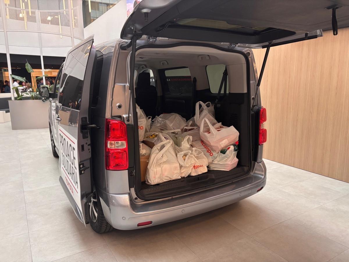 Proace Solidaria: 500 kg recogidos para Fundación Alcobendas Proace Solidaria: 500 kg recogidos para Fundación Alcobendas