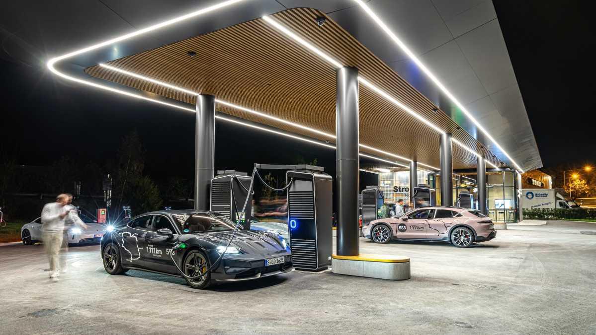 Consejos de Porsche para carga rápida del Taycan en viajes Consejos de Porsche para carga rápida del Taycan en viajes