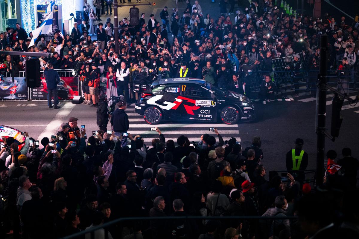 Toyota domina con Ogier, Katsuta y Evans en el podio provisional