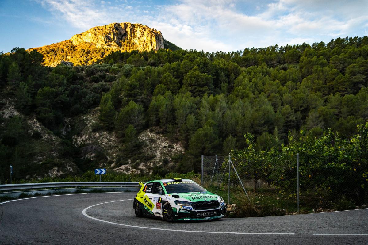 Llarena lidera el rally con una ventaja de 4.2 segundos sobre Cagiao hasta el TC 3 Llarena lidera el rally con una ventaja de 4.2 segundos sobre Cagiao hasta el TC 3