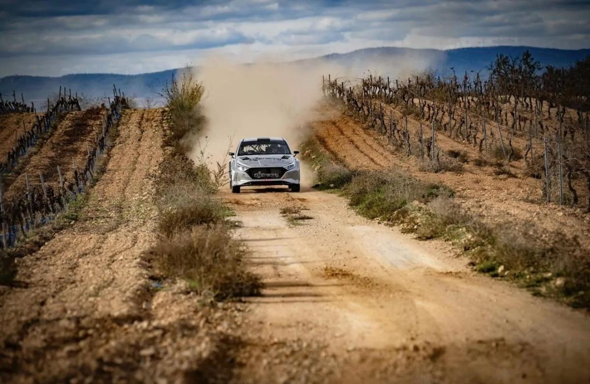 Utiel capital del automovilismo con la Carrera Campeones