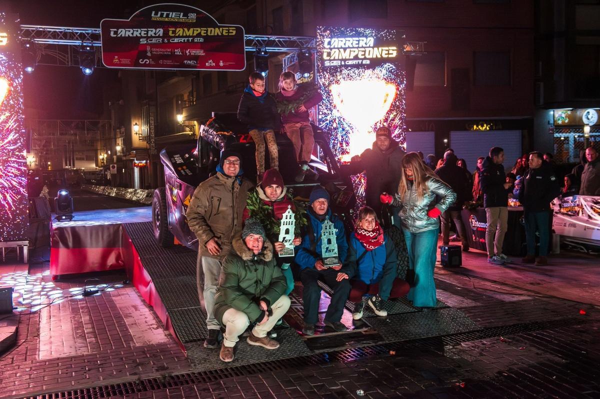 'Cohete' Suárez y Miquel Prat triunfan en la Carrera de Campeones 'Cohete' Suárez y Miquel Prat triunfan en la Carrera de Campeones